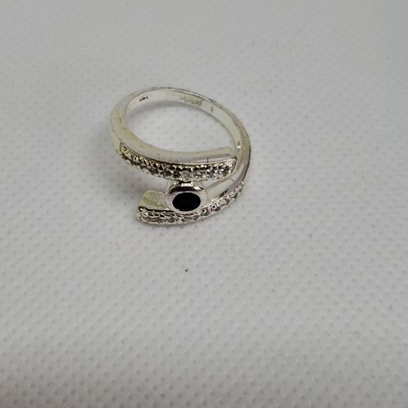 Silver Cubic Zirconia Ring - Picture 4 of 4